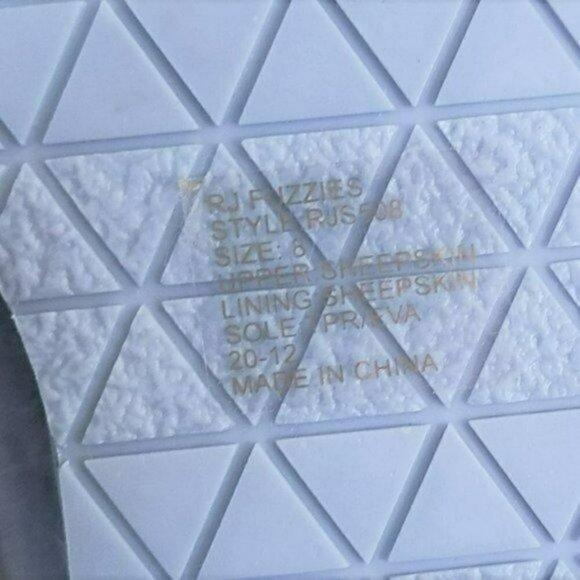 NWT RJS FUZZIES Genuine Sheepskin Cozy X-Cross Genuine Sheepskin Slippers - Picture 4 of 4